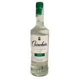 Botella de anís chinchón seco de 1 litro sobre fondo blanco