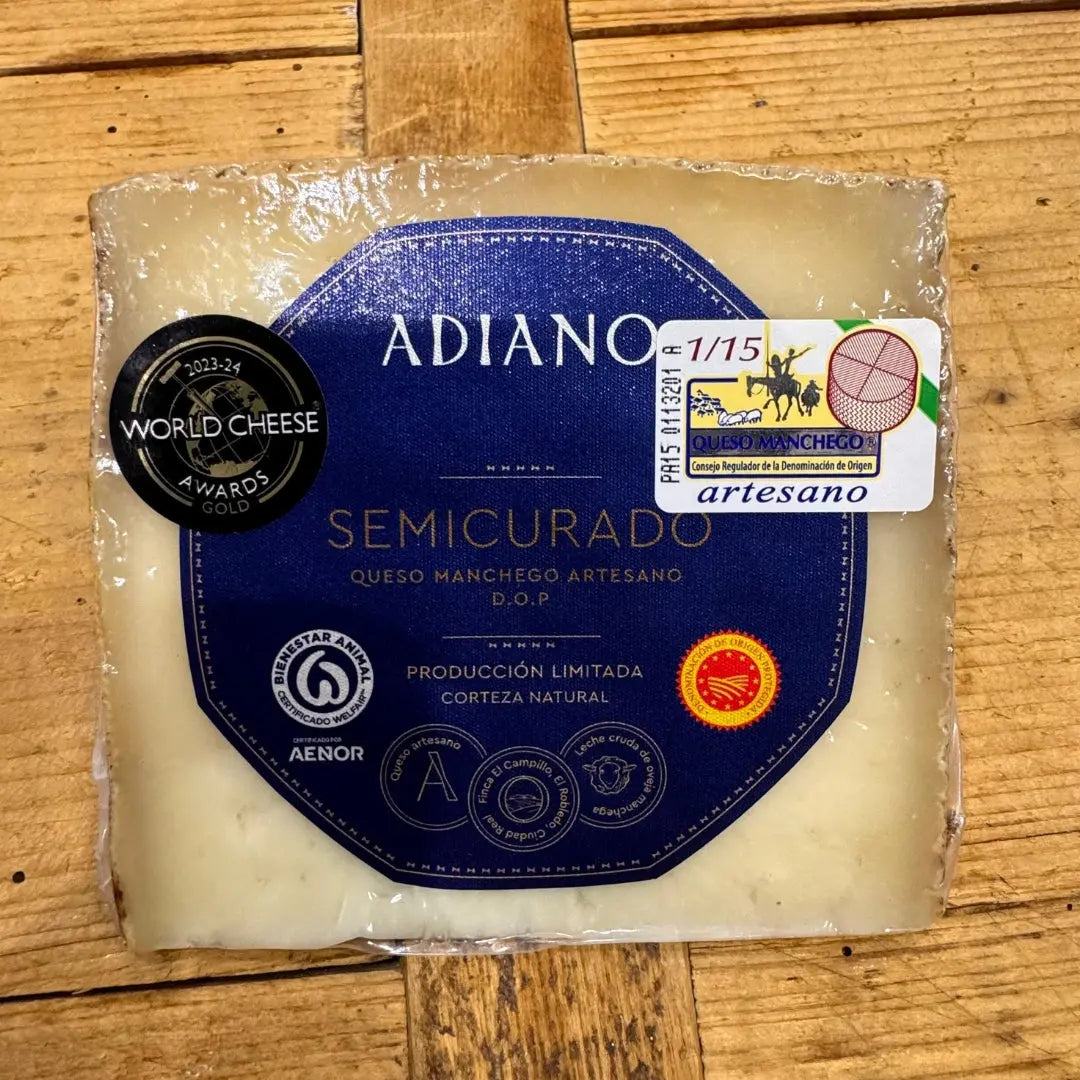 Cuña de Queso Adiano Manchego Semicurado 200 g – El Mejor Queso del Mundo Adiano